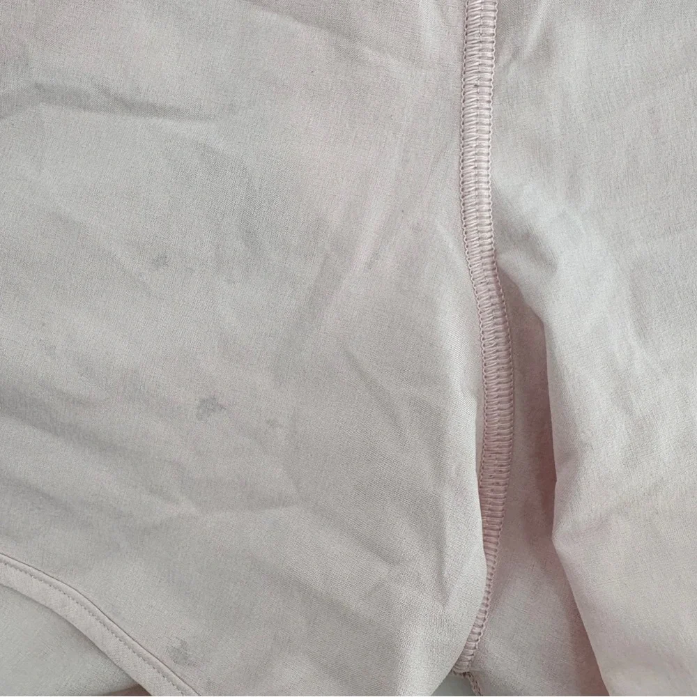 lululemon Hotty Hot Short 4 Mid Rise Strawberry Athletic Run Shorts Sporty